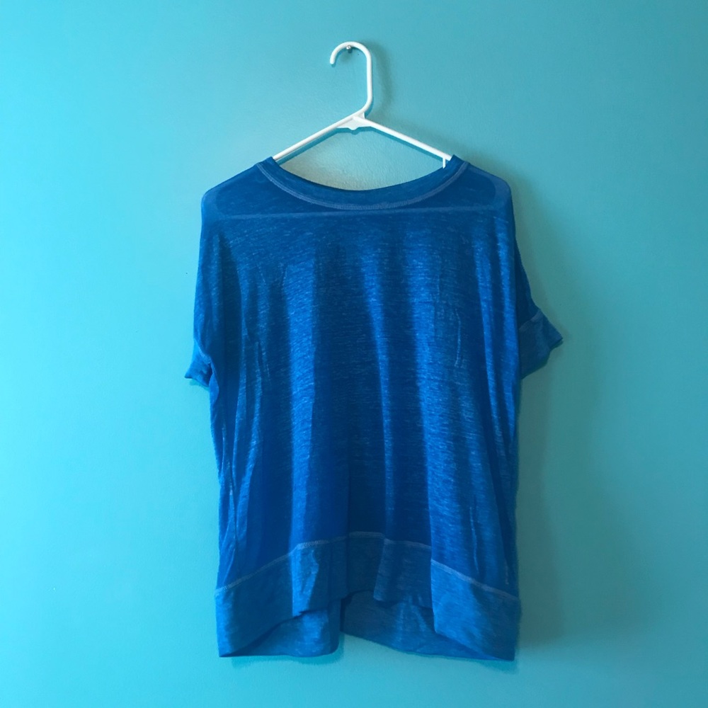 Flowy Workout Shirt - Picture 4 of 4